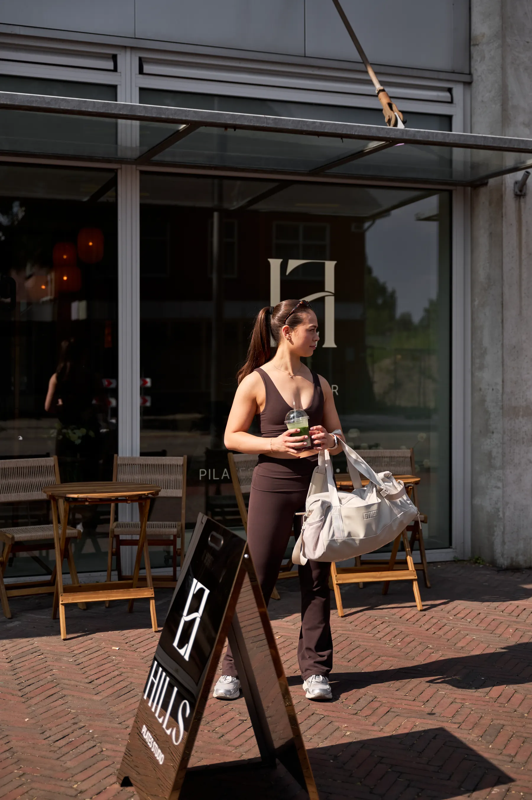 De entree van HILLS Studio aan de Molenstraat in Apeldoorn